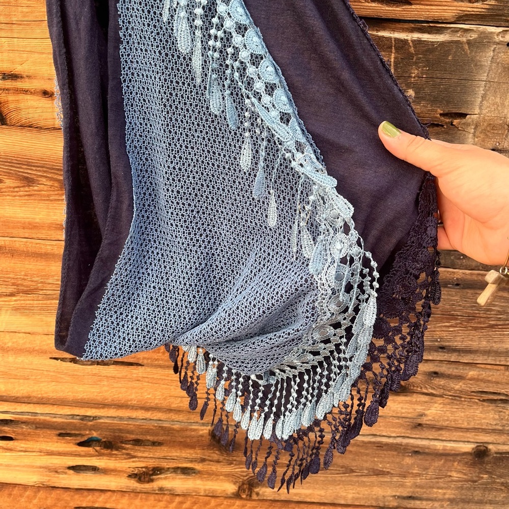 UNBRANDED | Oversized Triangle Lace Mesh Bandana Scarf